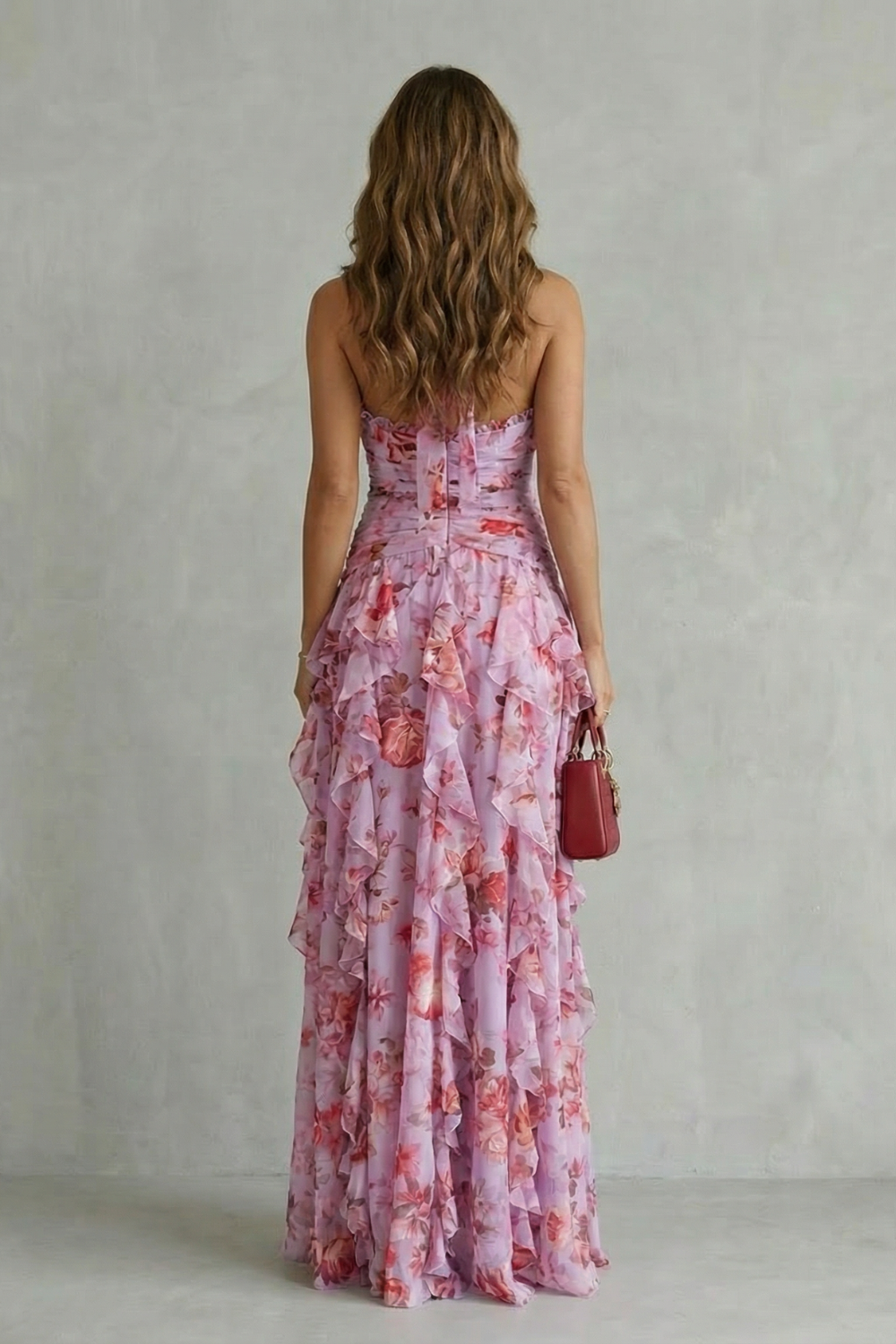 Belladina | Romântica Cascata de Rosas – Vestido longo com decote à americana