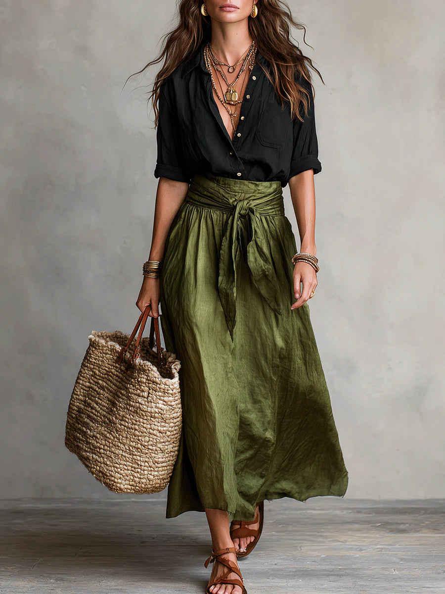 Vera – Conjunto de duas peças: t-shirt preta e saia midi verde-oliva