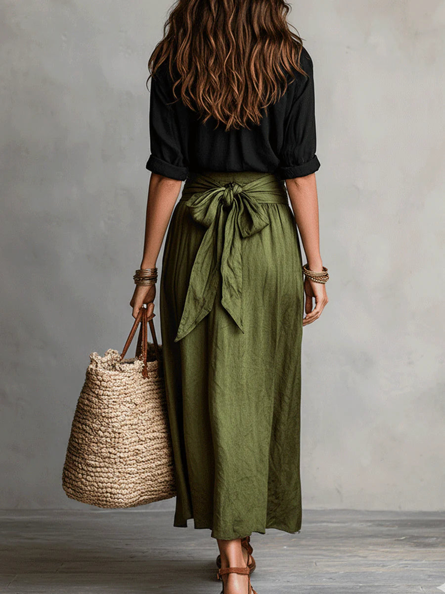 Vera – Conjunto de duas peças: t-shirt preta e saia midi verde-oliva