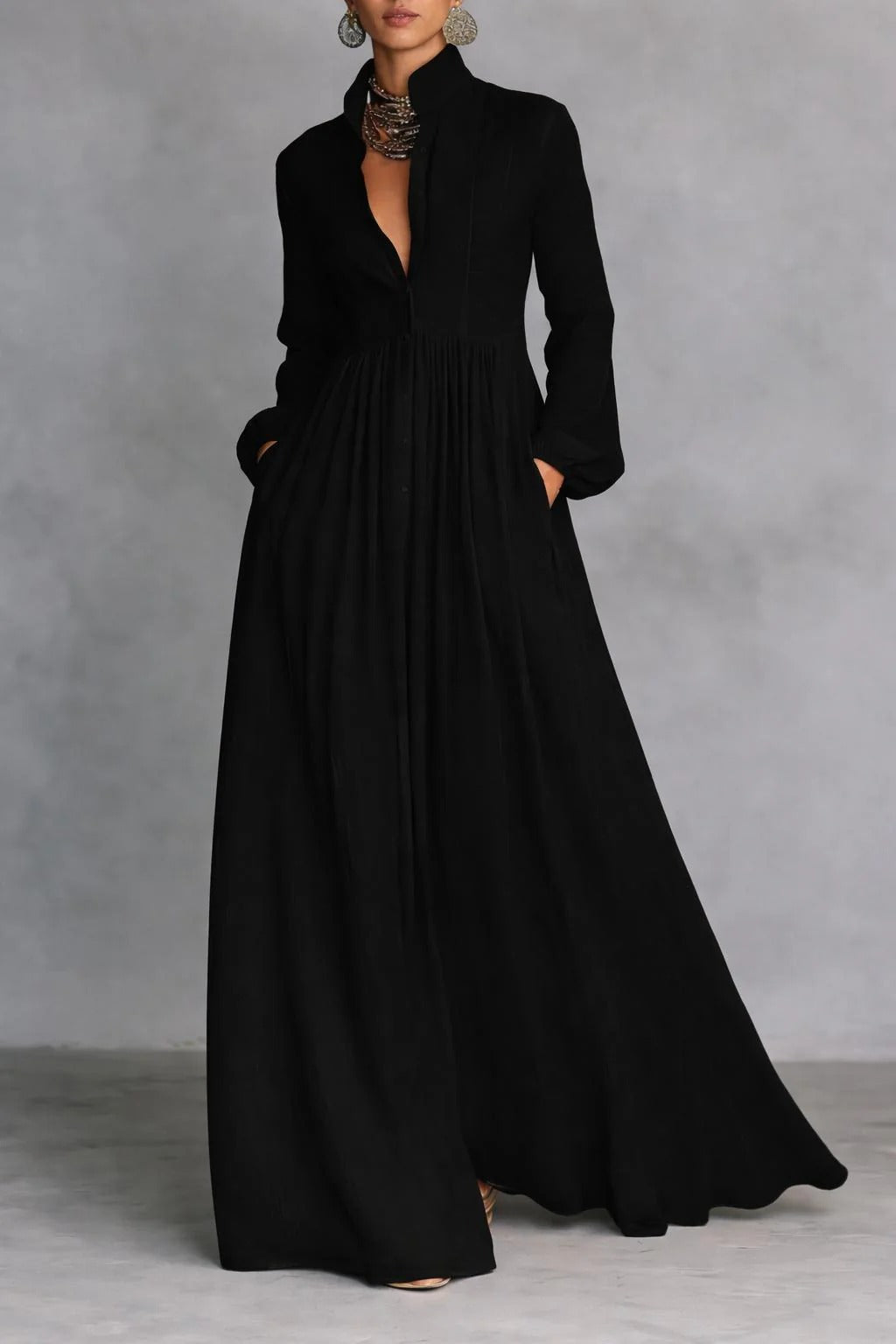 Celine | Vestido maxi preto com botões e queda fluida