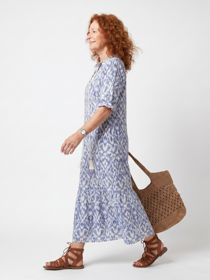 Ottoline | Vestido midi estampado com cordões com borlas no decote