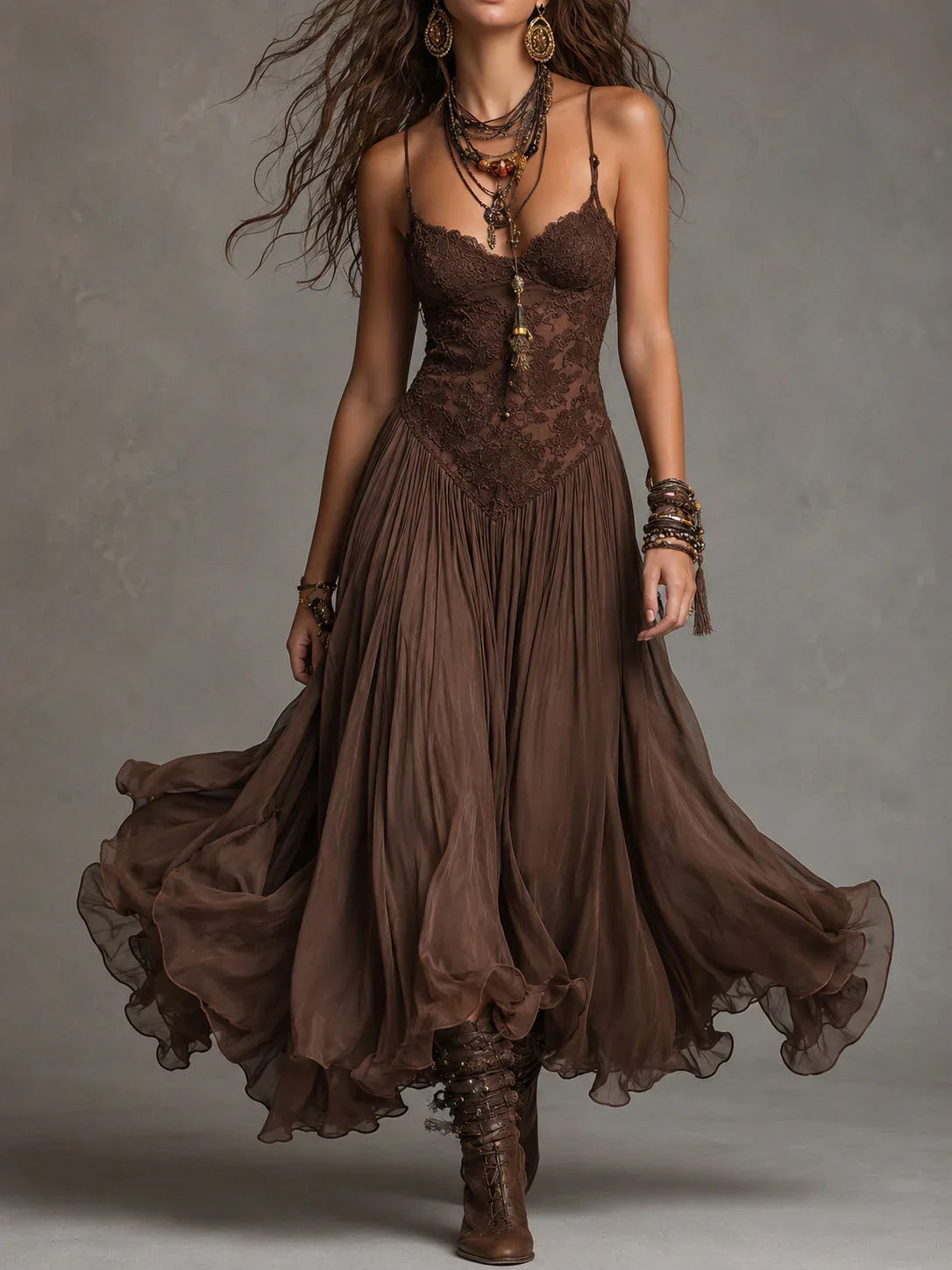 Vestido maxi de chiffon castanho-escuro com detalhes em renda