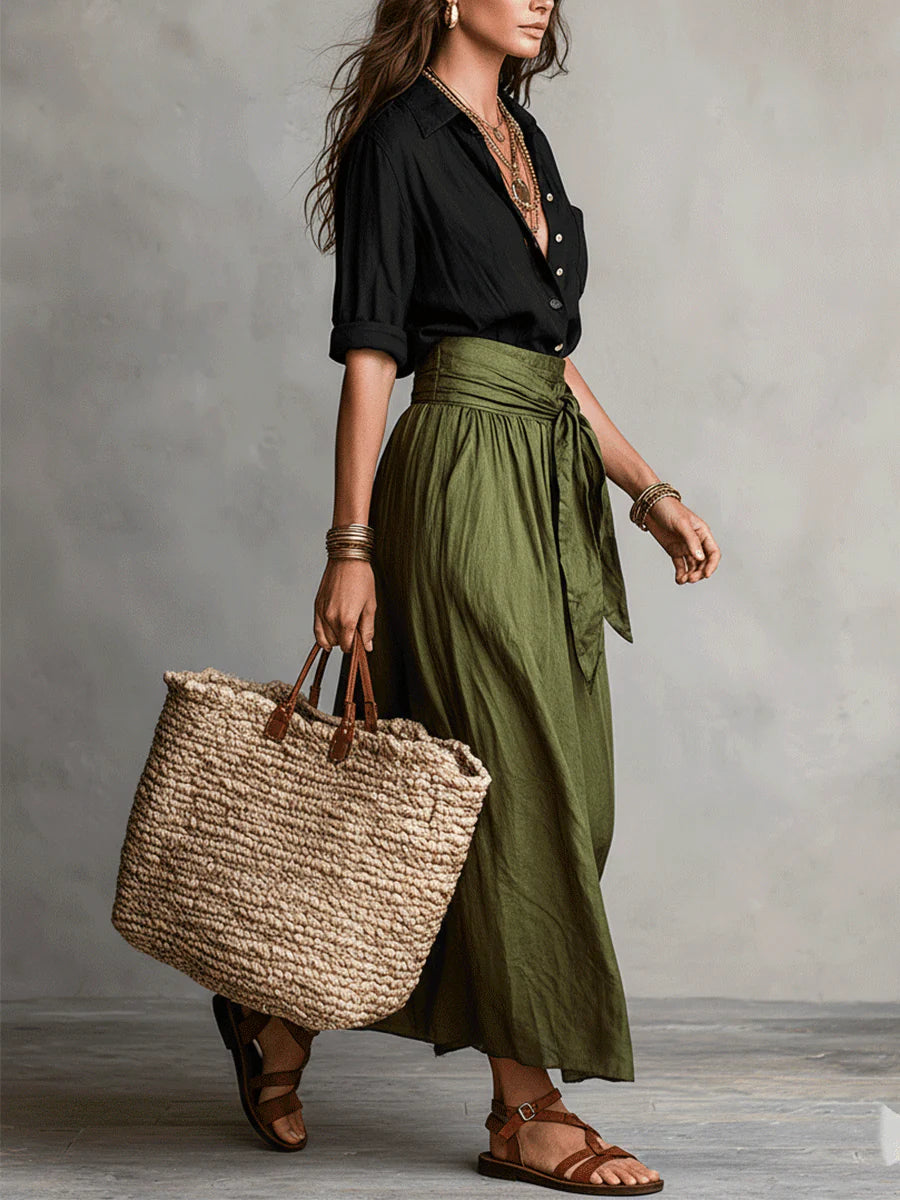 Vera – Conjunto de duas peças: t-shirt preta e saia midi verde-oliva